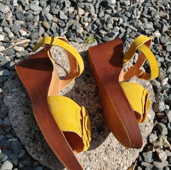 Italian Wedge Sandals - Picture 3 of 6